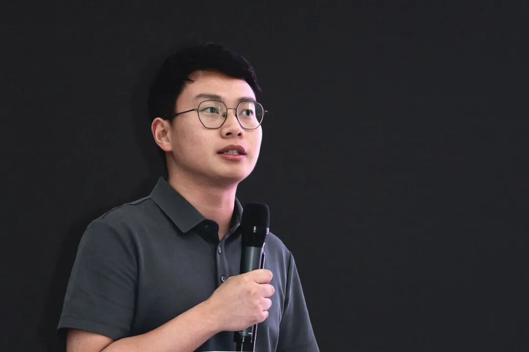 华享创联副总经理陈雷作《县域数字经济的发展前景与产业机遇》主题分享。